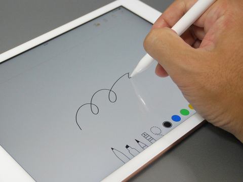 iPad 第六世代 Apple Pencil対応 01_o.jpg