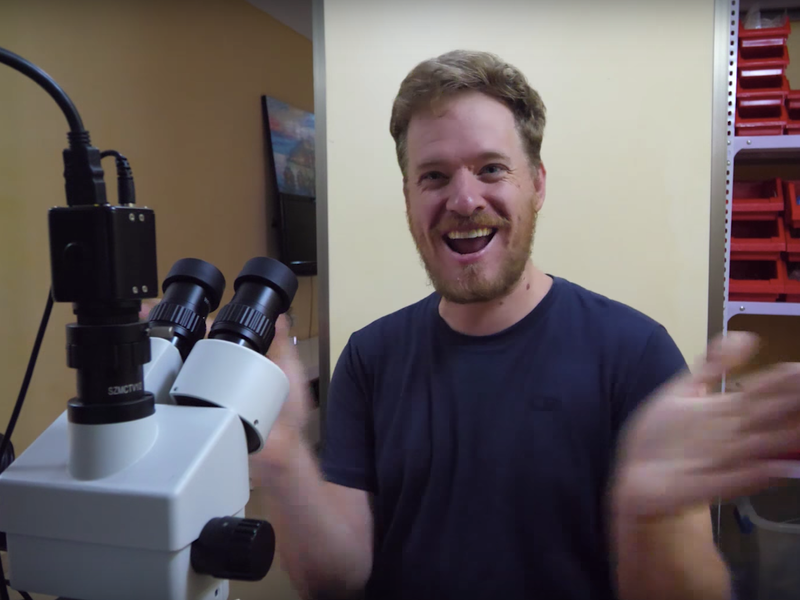 容量の増加がOS上で確認され、喜びを全身で表現するアレン氏