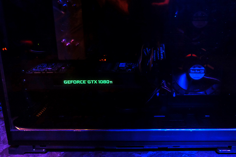 GeForce GTX 1080 Tiを搭載