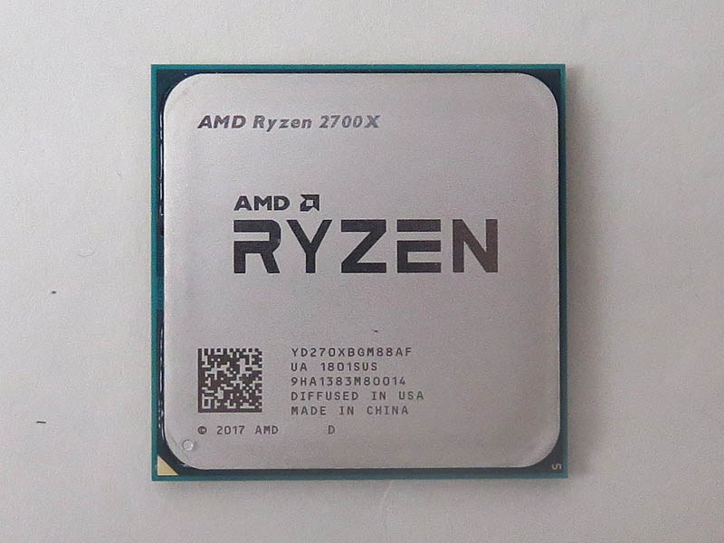 Ryzen 7 2700X……のはずだが、なぜか刻印ではRyzen 2700Xとなっている