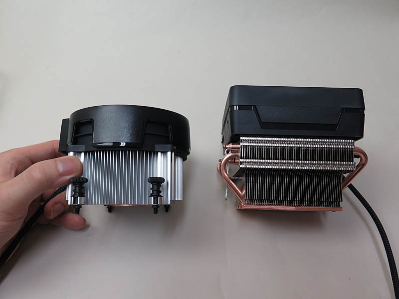 Ryzen 5 2600XにはWraith Spireが付属。Wraith Prismと比較して小ぶり