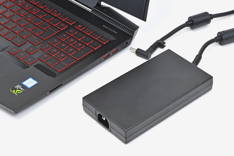 200W出力のACアダプタ