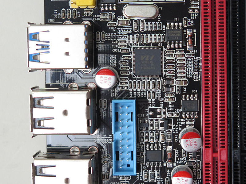 USB 3.0コントローラはVL805。フロント用ピンヘッダがこの位置なのはコストダウンのためだろう