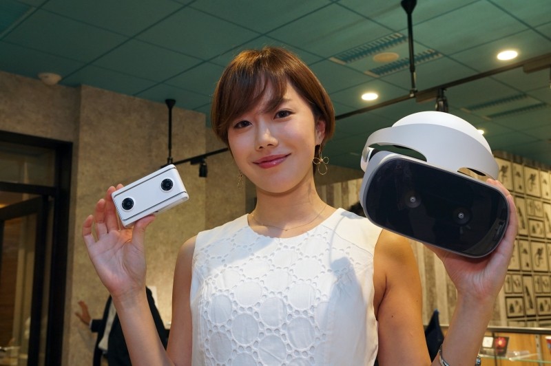 Mirage Solo with Daydream(右)とMirage Camera with Daydream