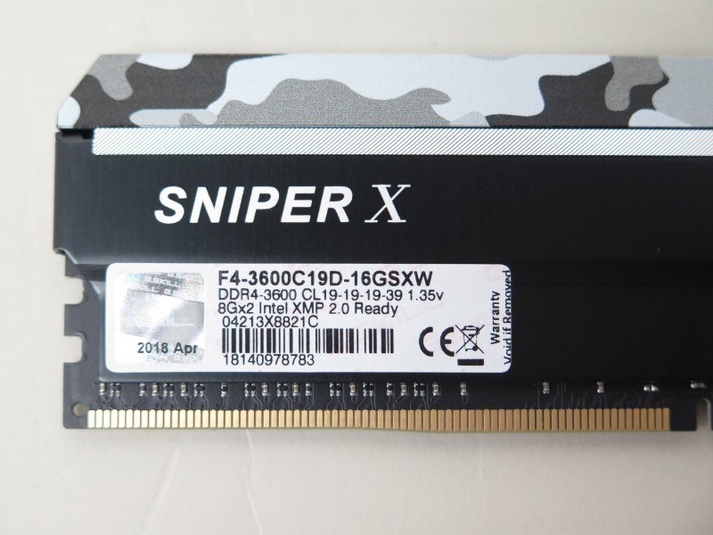 DDR3-3600駆動で、レイテンシは19-19-19-39、電圧は1.35V、容量は8GB×2だ