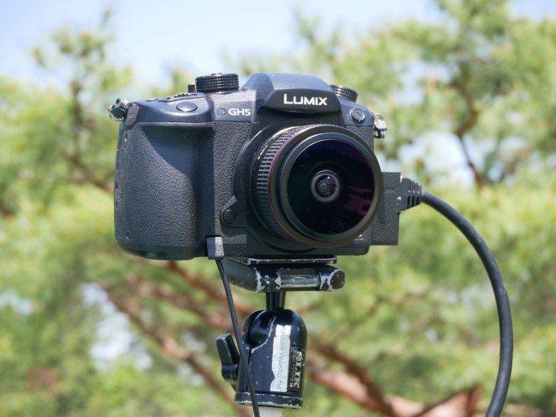 17番ホールに設置されたミラーレス一眼カメラ「LUMIX GH5」