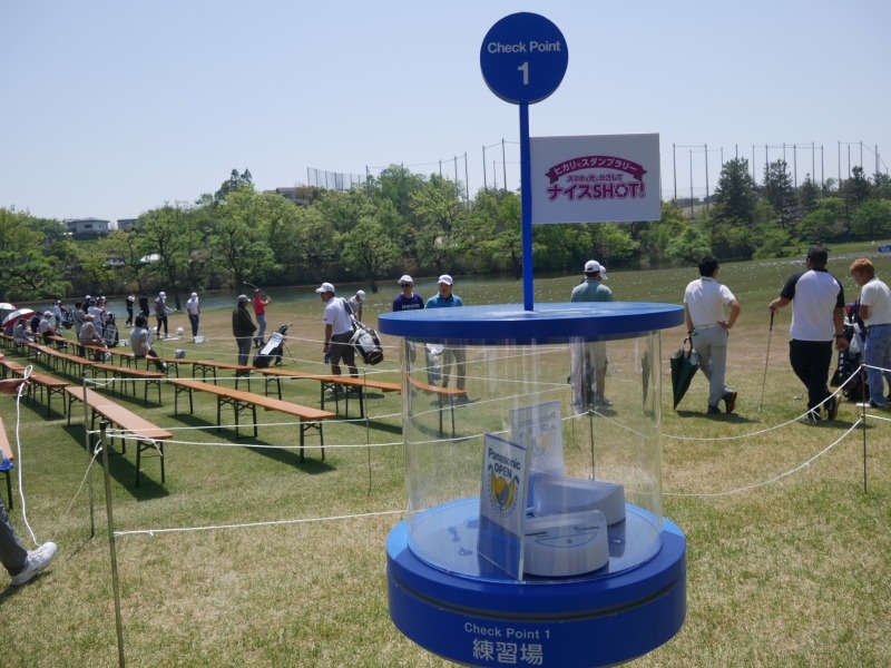 会場6カ所のポイントで、スマートフォンをかざすと、スタンプをゲットできる