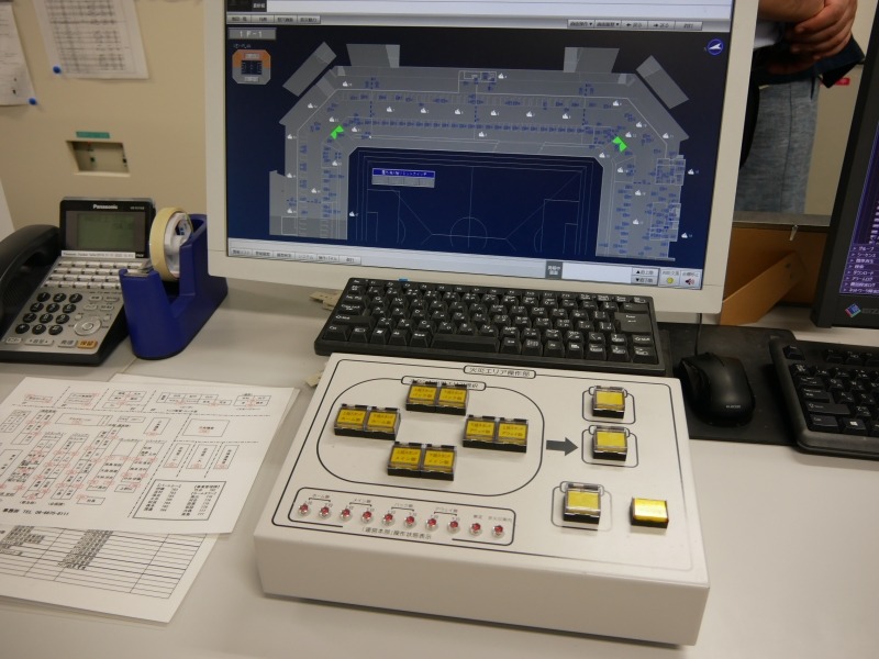 火災発生時などに避難誘導を行なうことができる