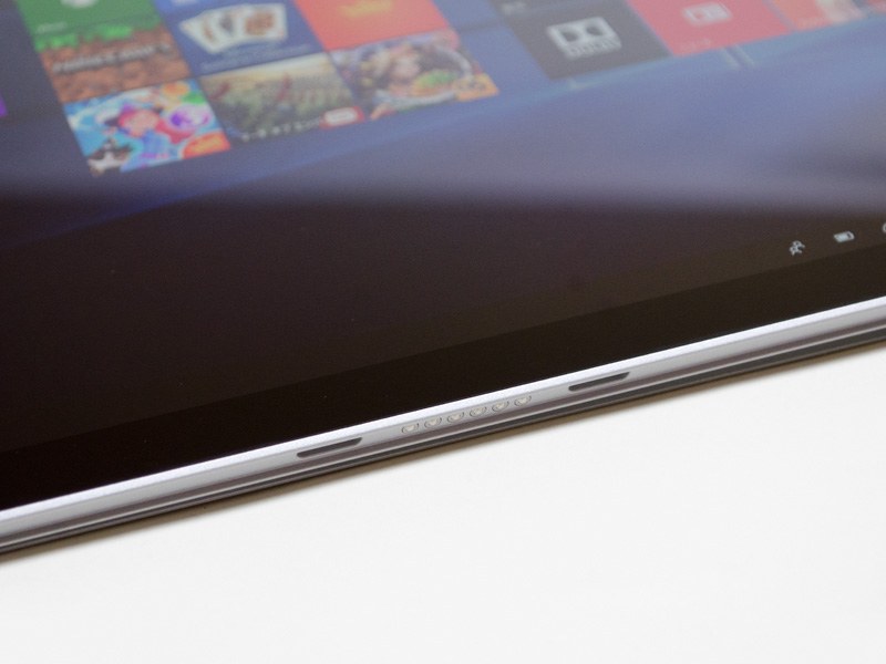 下側面。カバーポート