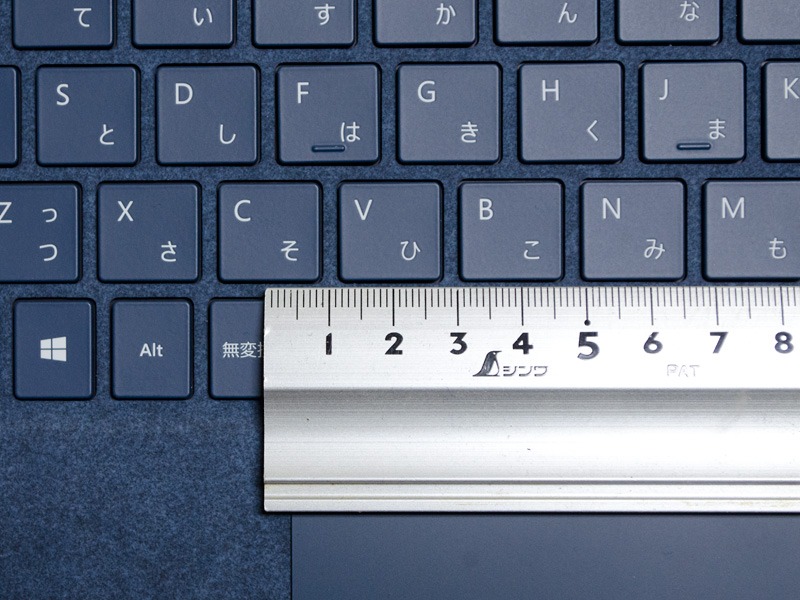 キーピッチは実測で約19mm