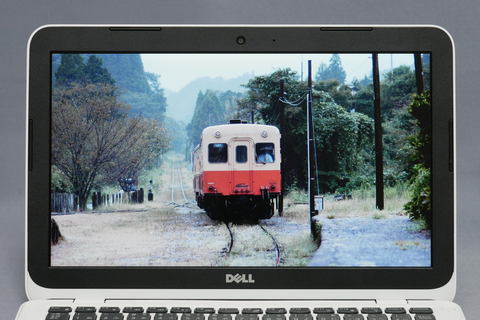 AMD製CPU搭載で約3万円のモバイルノート、デル「New Inspiron 11 3000