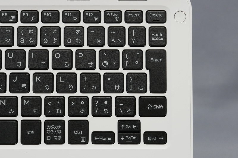 Enterキー付近に、わずかにピッチの狭いキーが見られるが、ほぼ気にならないレベルでタッチタイプも余裕で行える