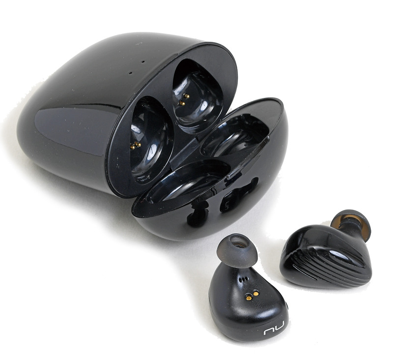 実売価格：19,000円前後<br>装着方式：カナル型●構造：密閉式●コーデック：AAC/aptX/aptX LL/SBC●連続再生時間：最大4時間●防水性能：IPX5●駆動方式：ダイナミック型●ドライバー口径：5.8mm●インピーダンス：32Ω●再生周波数帯域：20Hz～20kHz●接続方式：Bluetooth v4.1●重量：5.5g（各イヤホンユニット）●カラー：ブラック