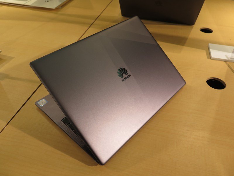 スペースグレーの本体色