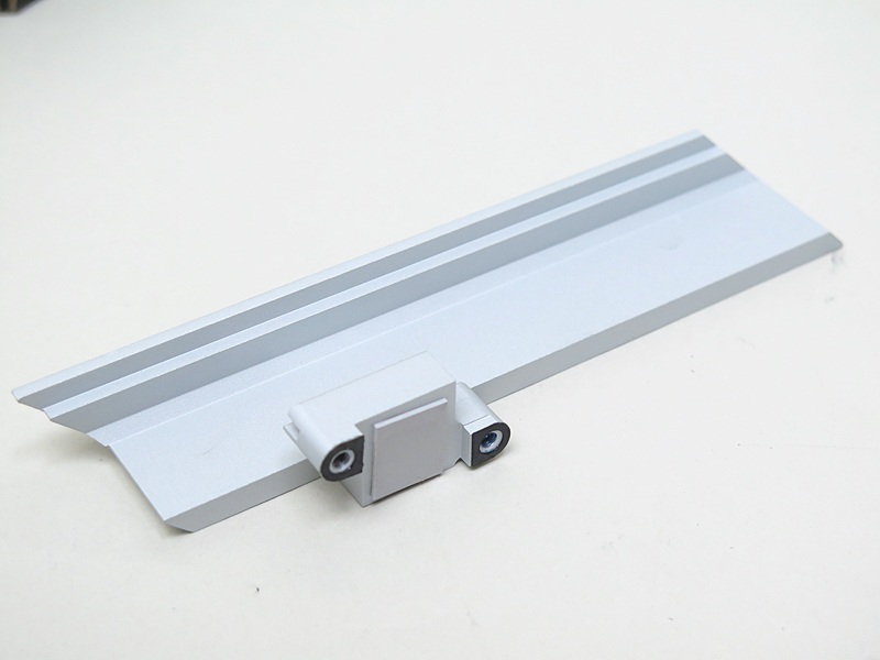 AQC107用のヒートシンクはかなり大型。なお、動作中は結構発熱する