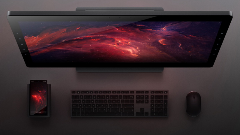 従来のユーザー向けにキーボードとマウスは付属するが、慣れれば不要だとする