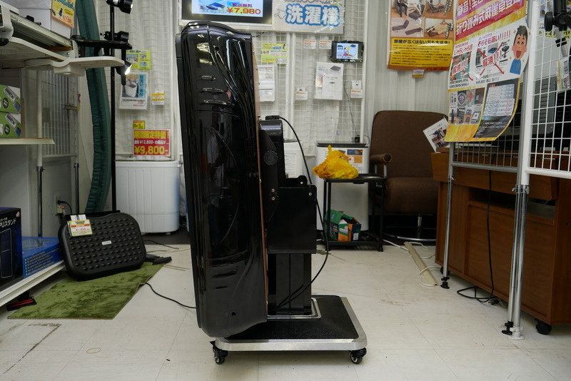 折りたたむと、幅約52cmと省スペースに収納できる