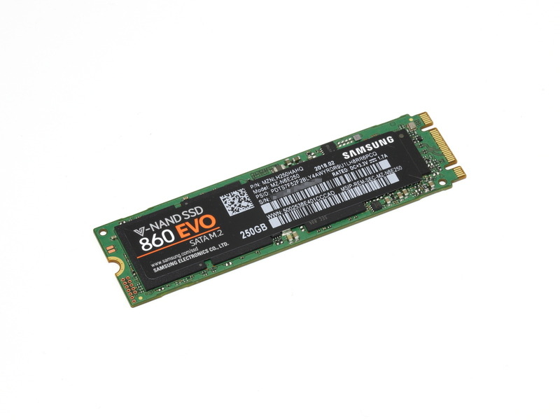 M.2 SATA SSDの「Samsung SSD 860 EVO (250GB)」