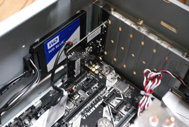 本製品のThunderbolt 3は、拡張カードで提供