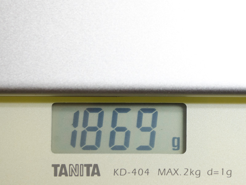 重量(本体)は実測で1,869g