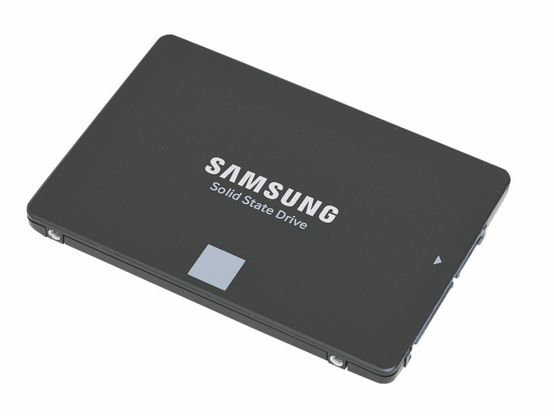 Samsung Electronics<br>SSD 860 EVO MZ-76E500B/IT<br>実売価格：16,000円前後<br>Samsungの最新Serial ATA SSD。64層のTLC V-NANDを採用し、500GBでTBWが300TBという驚異的な耐久性を実現している