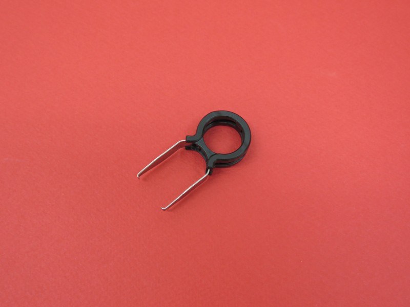 キースイッチ/トップ引き抜き工具が付属する