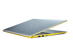ASUS、カラフルでアイキャッチなノートPC「VivoBook S15/S14」 - PC Watch