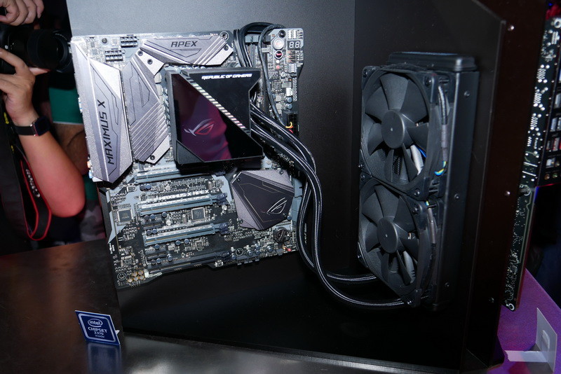 こちらは240mmラジエータモデルの「ROG Ryujin 240」