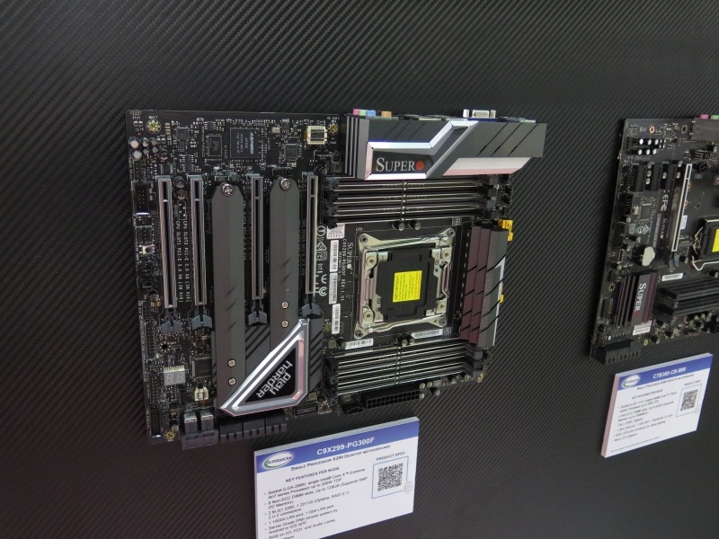 TDP 300WのCPUへの対応が謳われている、C9X299-PG300F。筆者が以前レビューしたC9X299-PG300に、リモート管理機能IPMIを追加したモデルだ