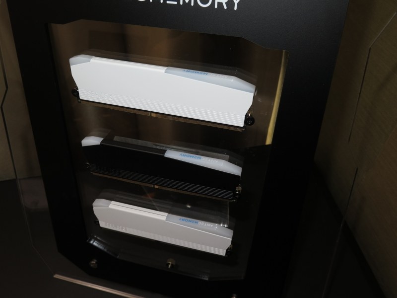 ヒートスプレッダは白または黒