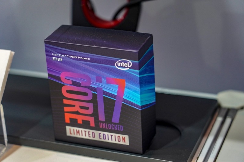 Core i7-8086Kの外箱