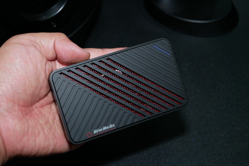 手のひらに乗るコンパクトサイズだ