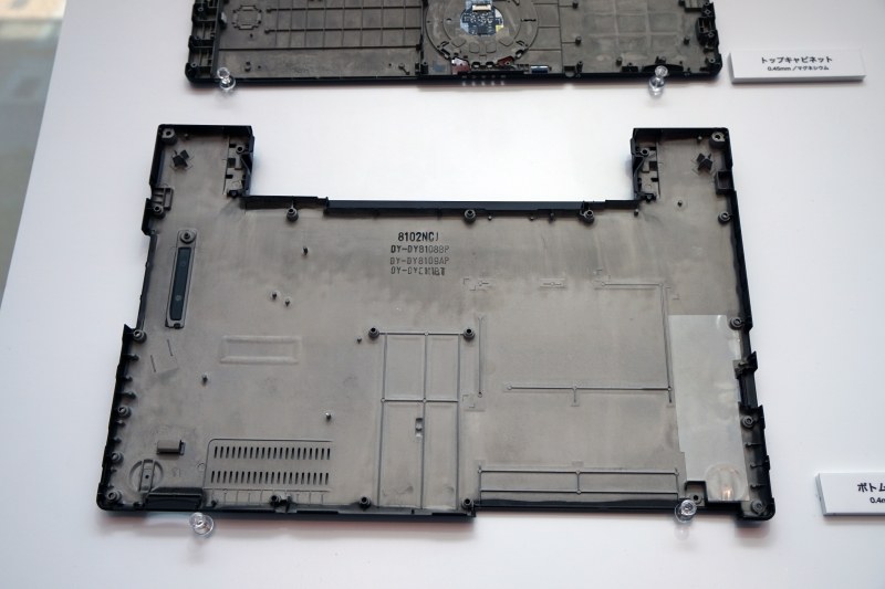 レッツノートLVのシャーシやパーツ