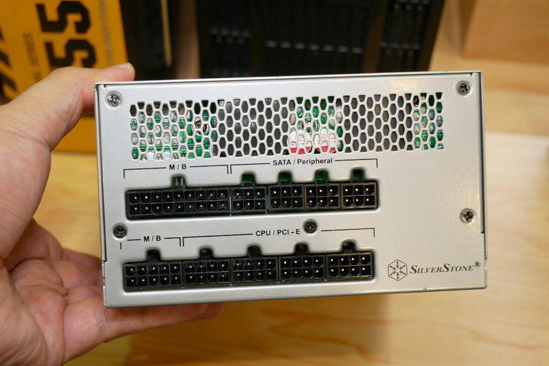 フルモジュラー仕様