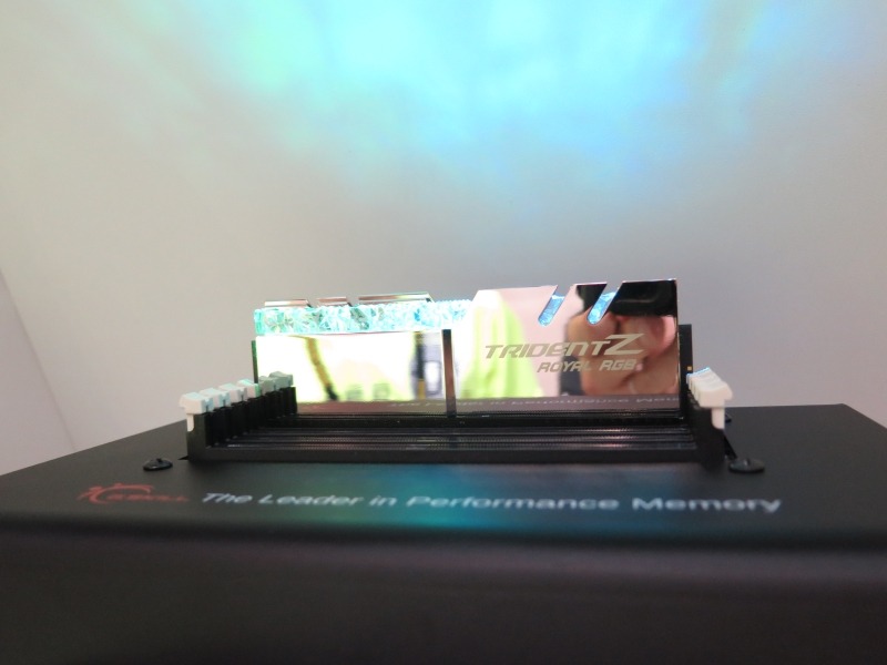 刻々と変化するLEDで、幻想的なイルミネーションを楽しめる