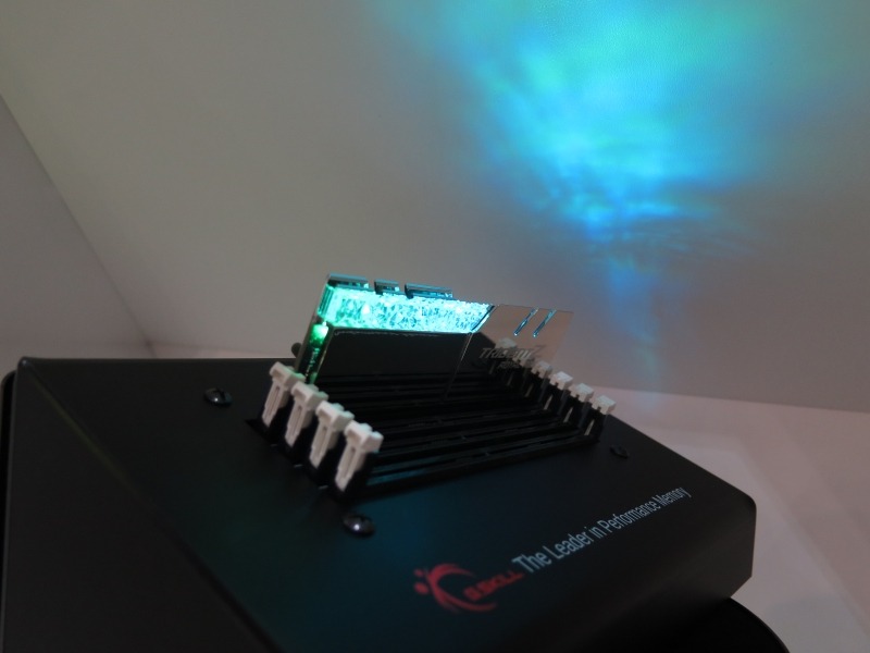 刻々と変化するLEDで、幻想的なイルミネーションを楽しめる