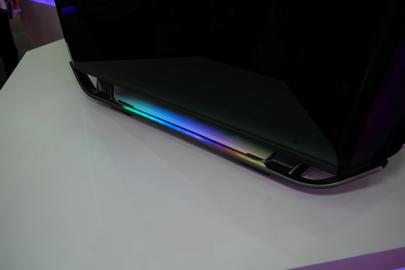 アドレサブルLEDイルミネーションも搭載