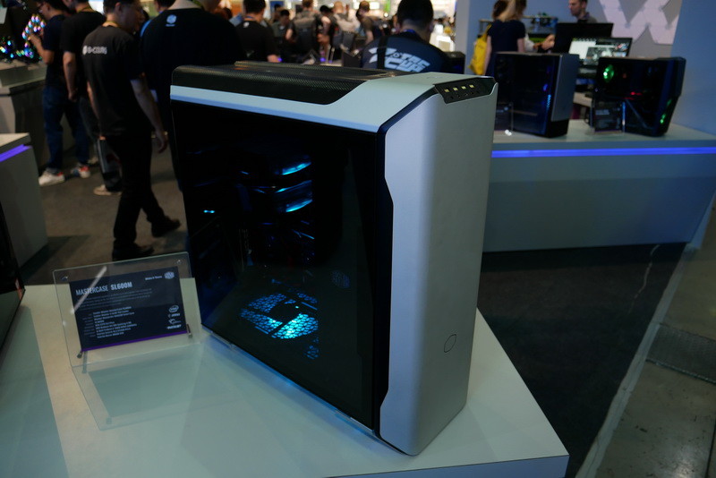 内部構造が特殊なタワーケース「SL600M」