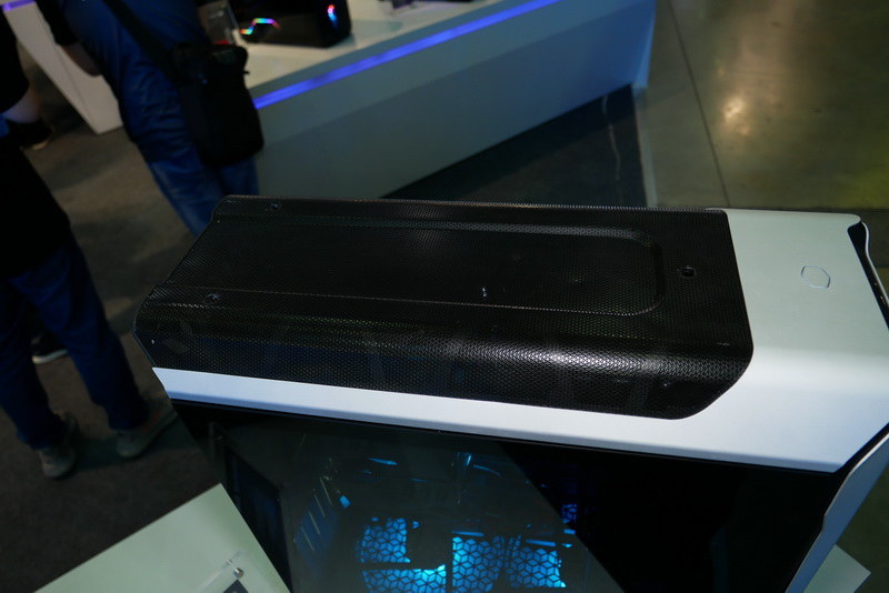 内部の熱はケーストップから放出される