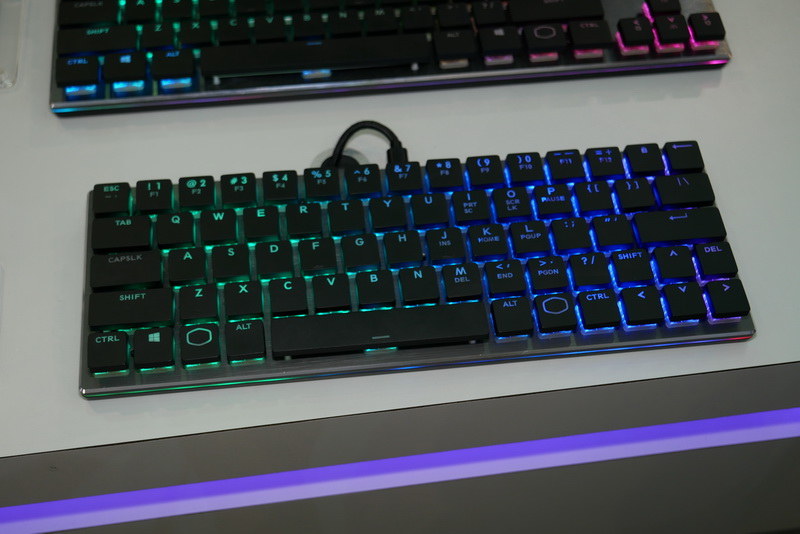 Low Profileメカニカルキー採用の小型ゲーミングキーボード「CK620」