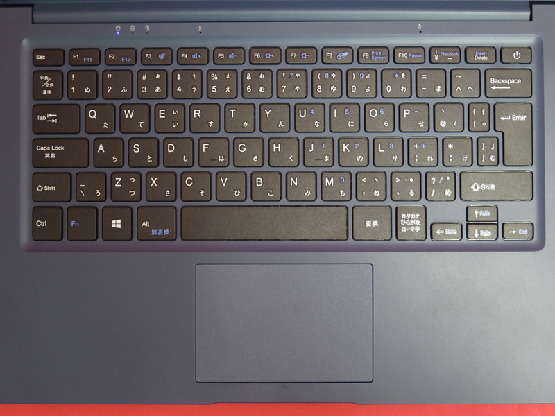 日本語配列となっているが、無変換キーはFnキーを押しながらの動作