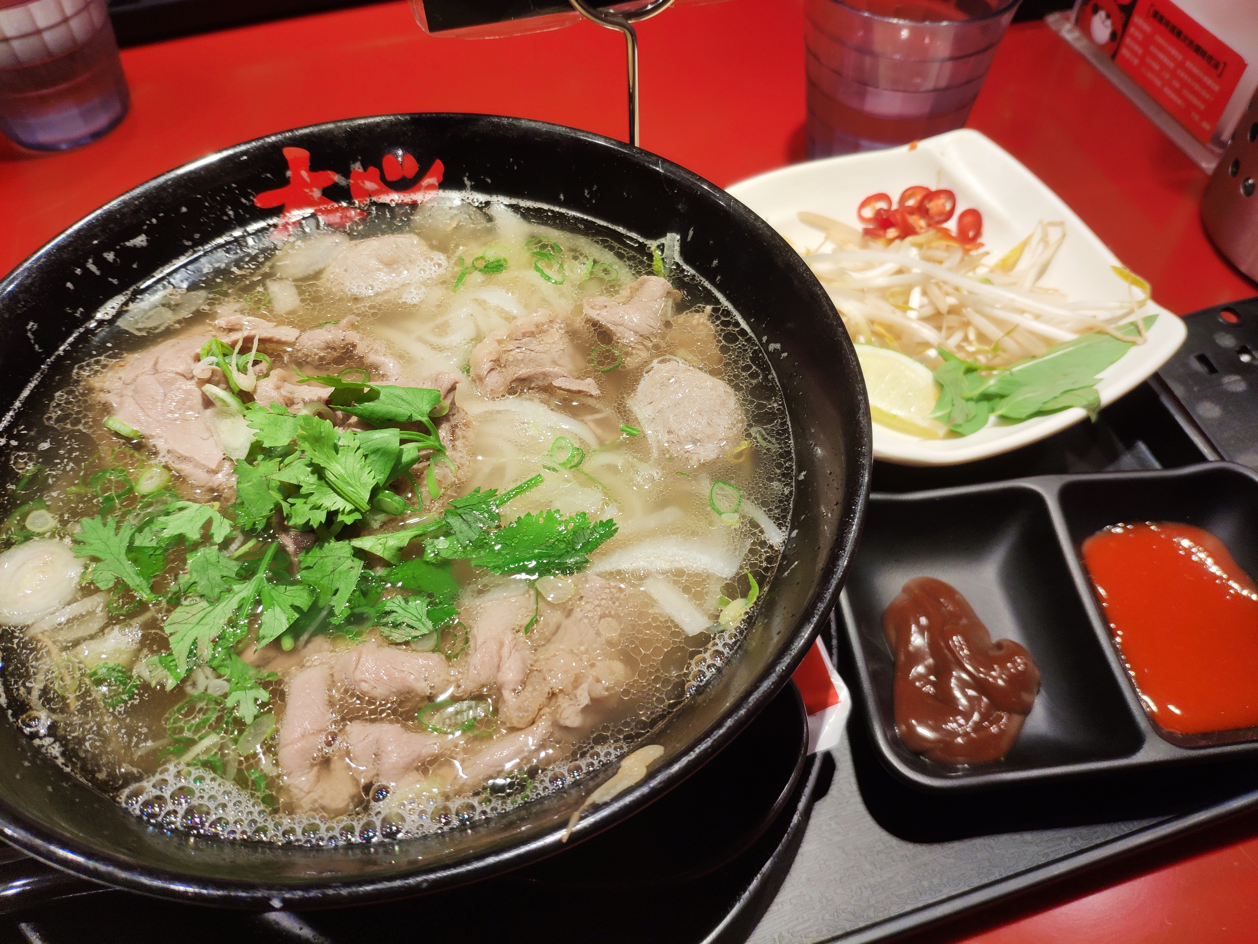 食べ物もきちんと認識され、「飯マズ」な絵にならない