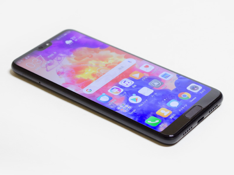 左/下。左側面にSIMスロット、下側面にType-Cとスピーカー