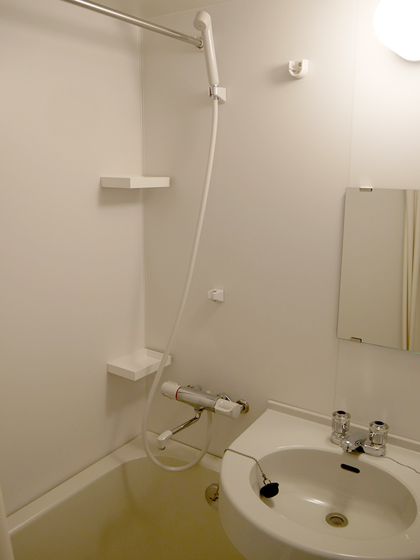 一般の部屋にはユニットバスが導入されている