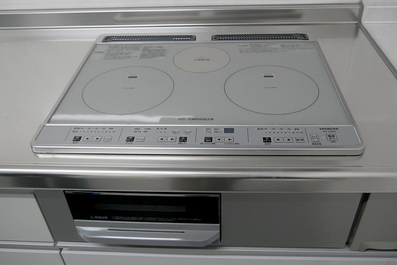 IHクッキングヒーターは日立アプライアンス製。ちなみにシャープはこの分野の製品がない