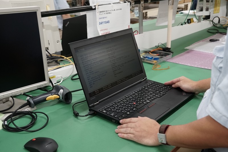 起動すると、無事画面が出た。担当者の予想どおり、原因はマザーボードにあった