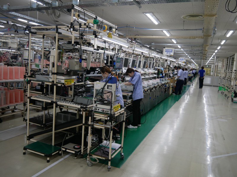 デスクトップの生産ラインの様子