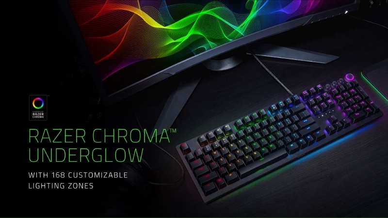 Razer Chroma Underglowにより、キーボードの周りも照らされる