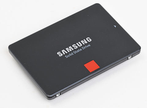 比べてみると特色が出る 2.5インチSSDのトップグループの実力 ～夏のPC