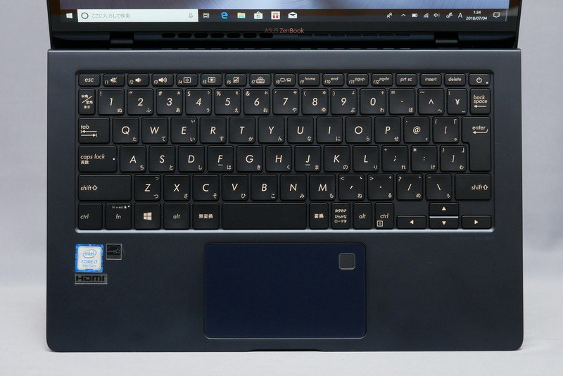 アイソレーションタイプのキーボードを搭載